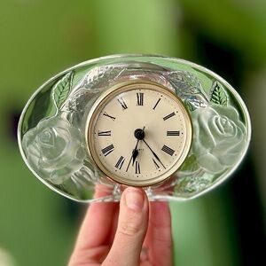 VTG Frosted Glass Floral Rose Dainty Elegant Weighted Decorative Clock Accent